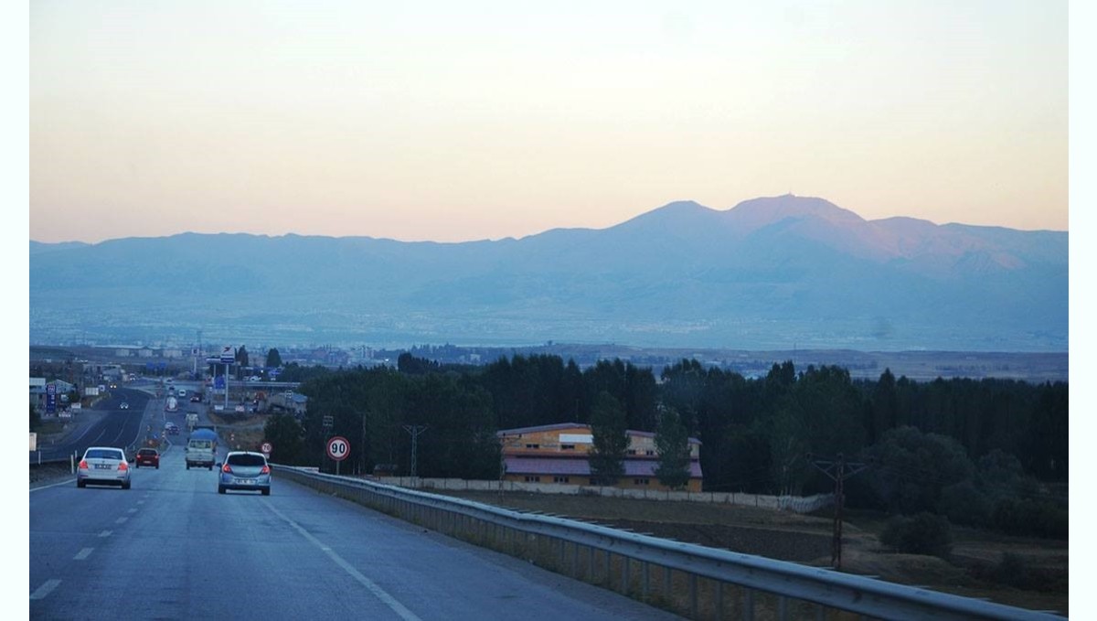 Karayollarında hız tabelalarına ayar