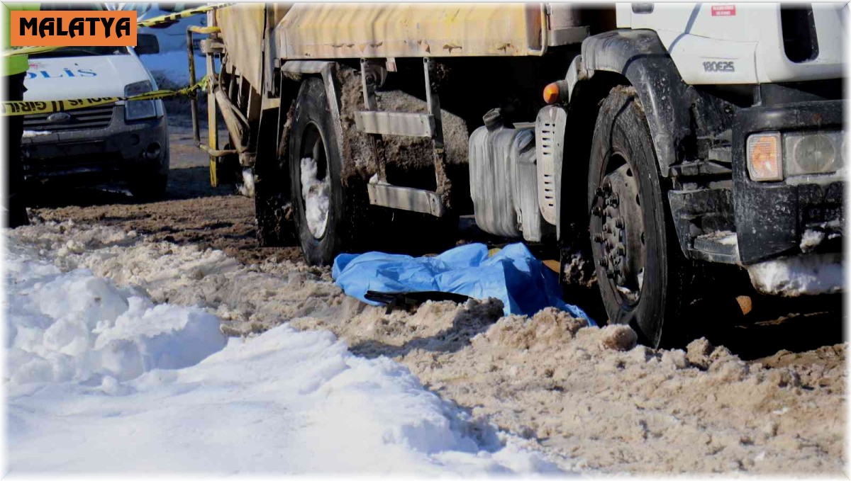 Karda kayarak kamyonun altına giren kadın feci şekilde öldü