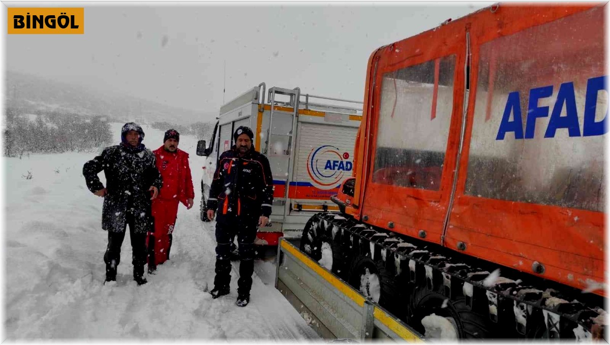 Karda mahsur kalan adamı ekipler kurtardı