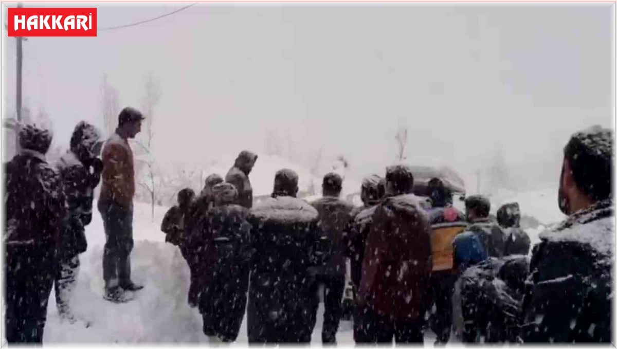Kardan kapanan yol açılarak hastaya ulaşıldı