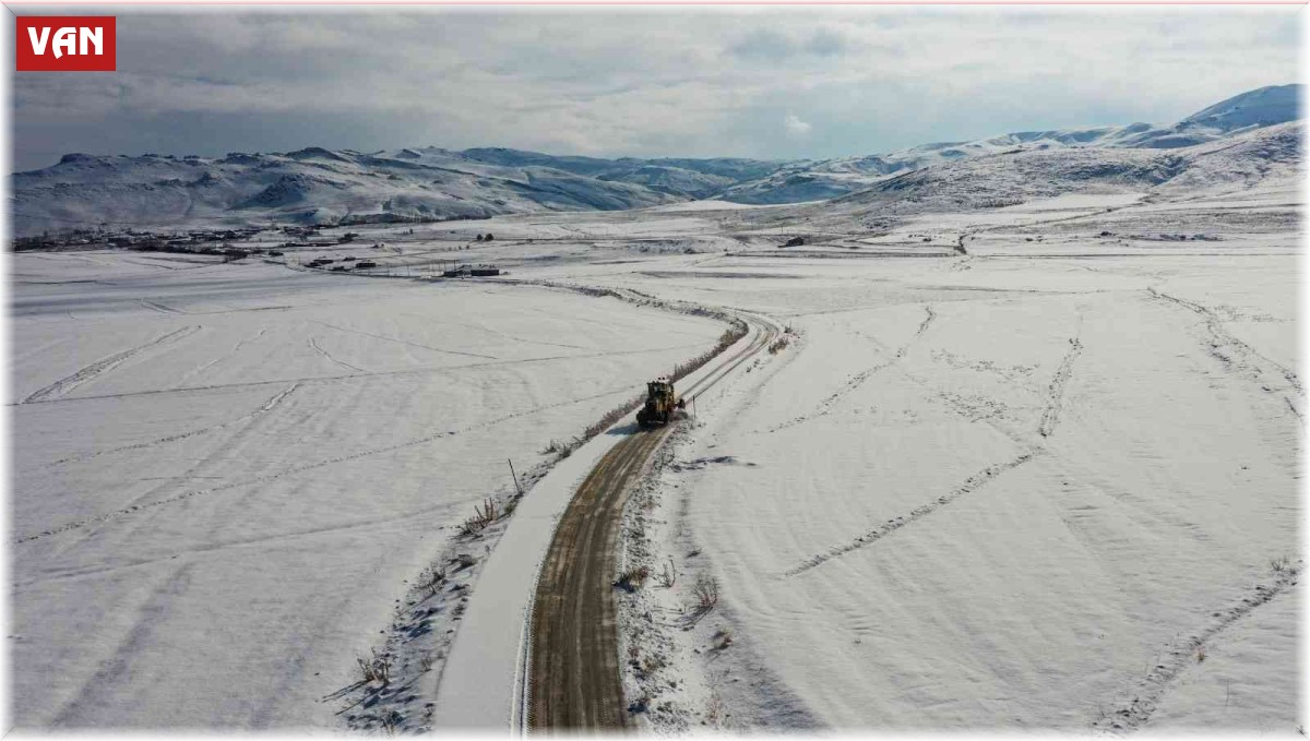 Kardan kapanan yollar tek tek açıldı