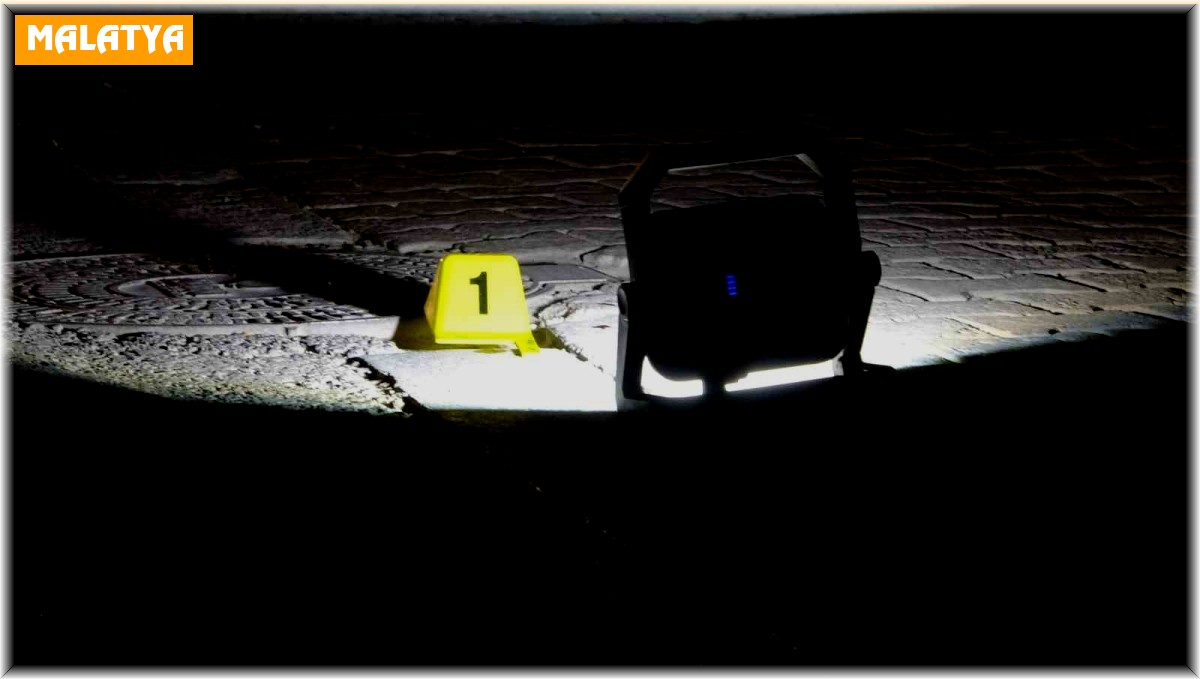 Kardeşlerin silahlı ve bıçaklı kavgasında kurşunlar havada uçuştu: 2 yaralı