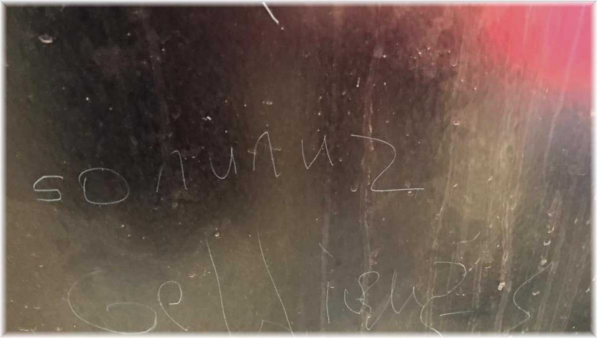 Karısını öldürmüştü: Cinayetten önce evin kapısına bıçakla 'Sonunuz geldi', 'Ölün' yazdığı iddia edildi