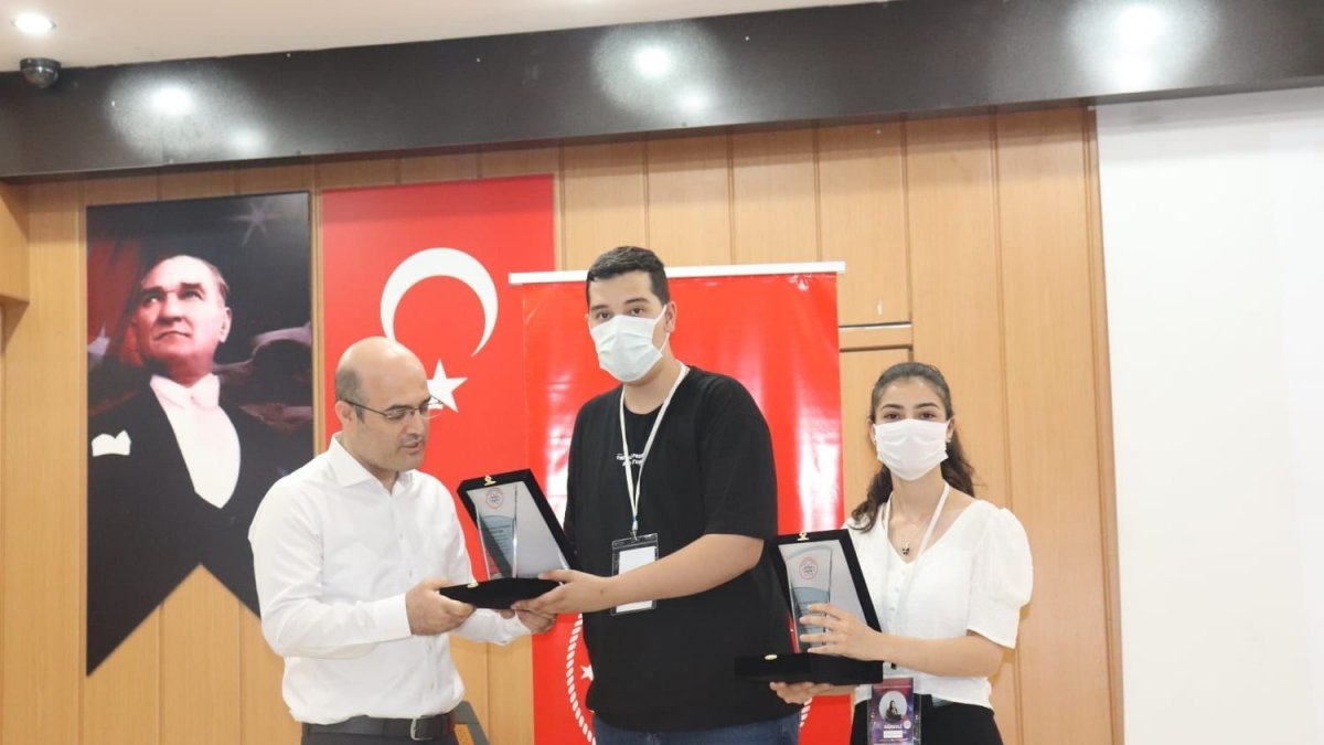 Kariyer ve Girişimcilik Zirvesi'nde gençlere yol haritası