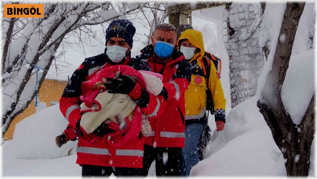 Karla kaplı Bingöl'de UMKE, yabancı uyruklu çocuk için seferber oldu