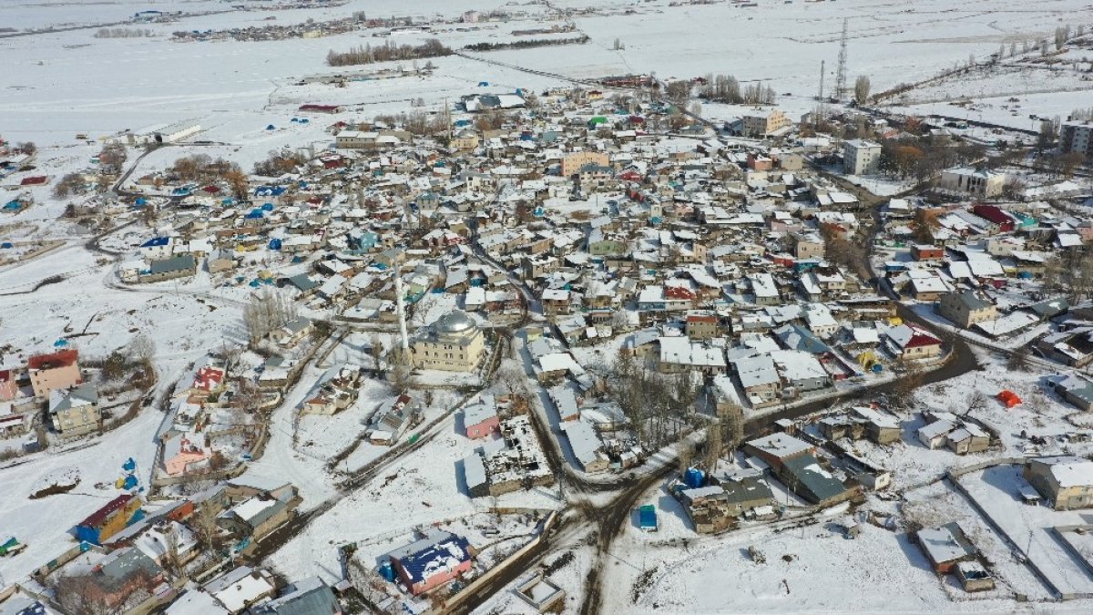 Karla kaplı Erzurum'un muhteşem manzarası havadan görüntülendi