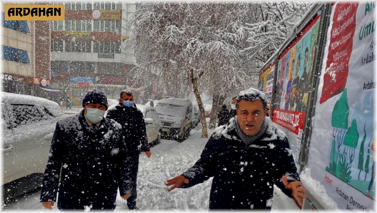 Karla mücadele ekipleri iş başında