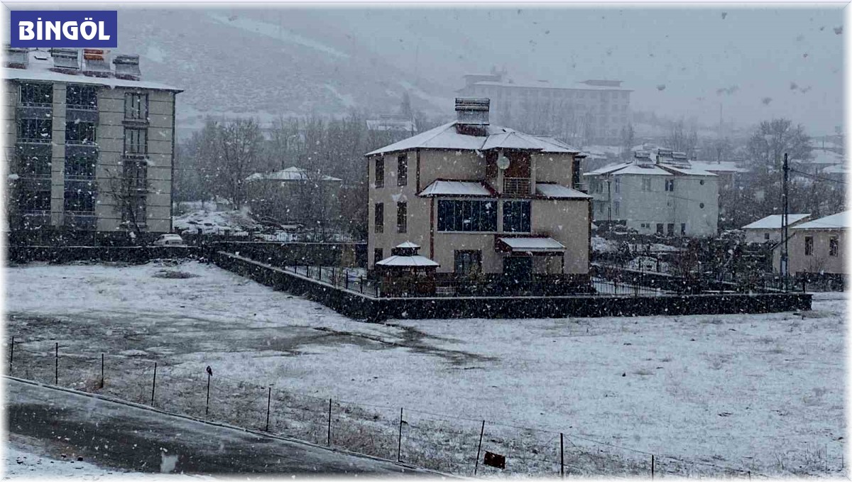 Karlıova beyaza büründü