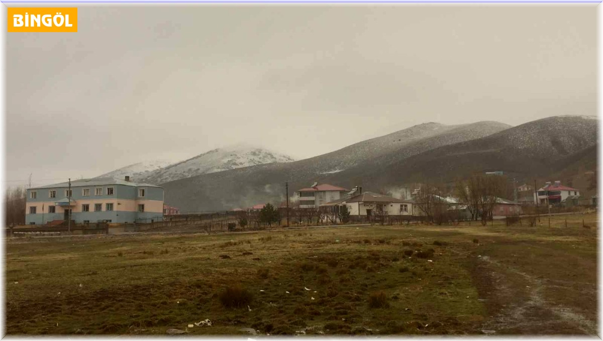 Karlıova'da kar yağışı