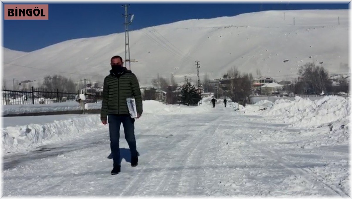 Karlıova'da karneyi öğrenciler değil, veliler aldı