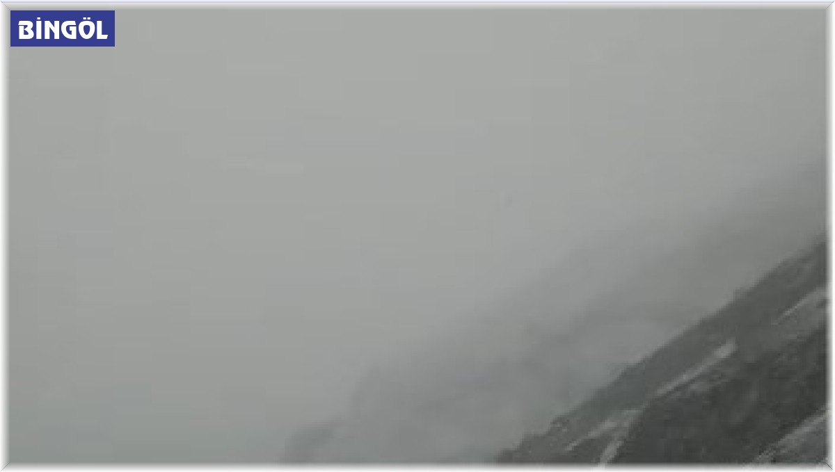 Karlıova-Erzurum karayolunda kar yağışı