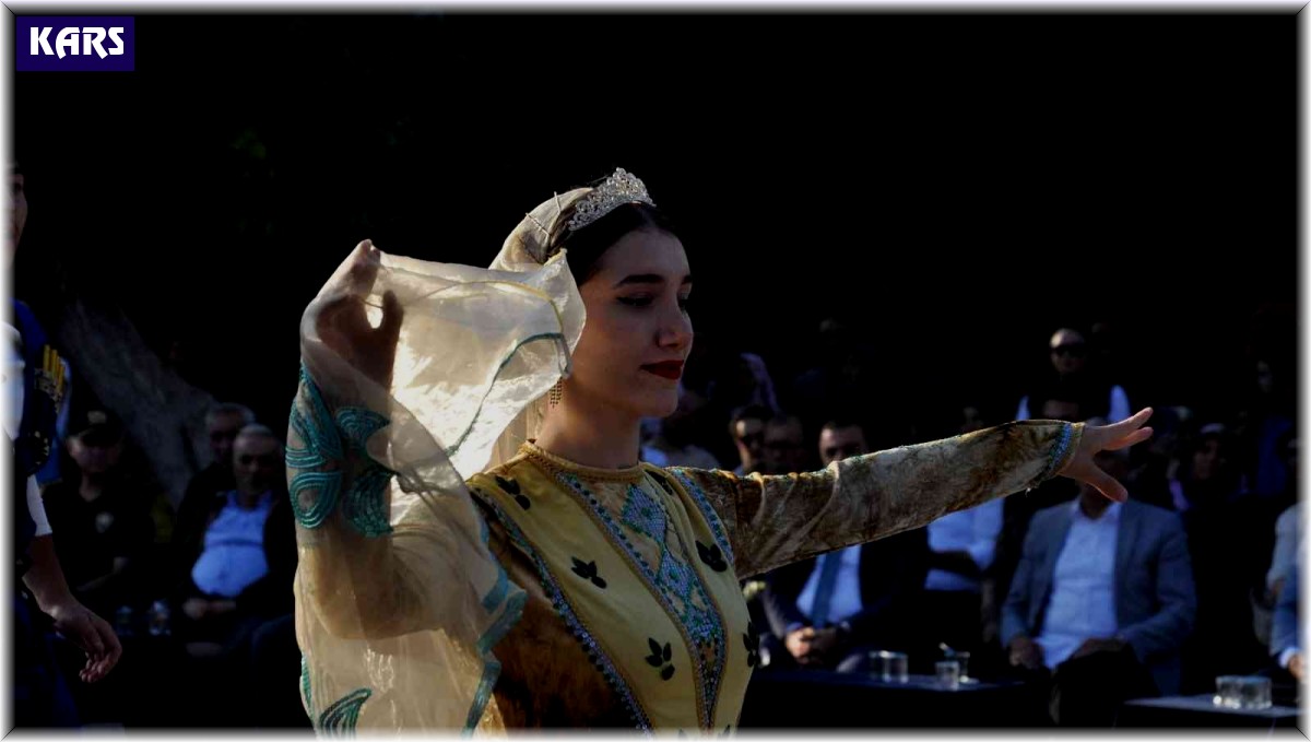 Kars '1. Altın Eller Geleneksel El Sanatları Festivali' başladı