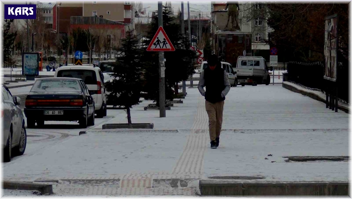 Kars'a kış geri geldi