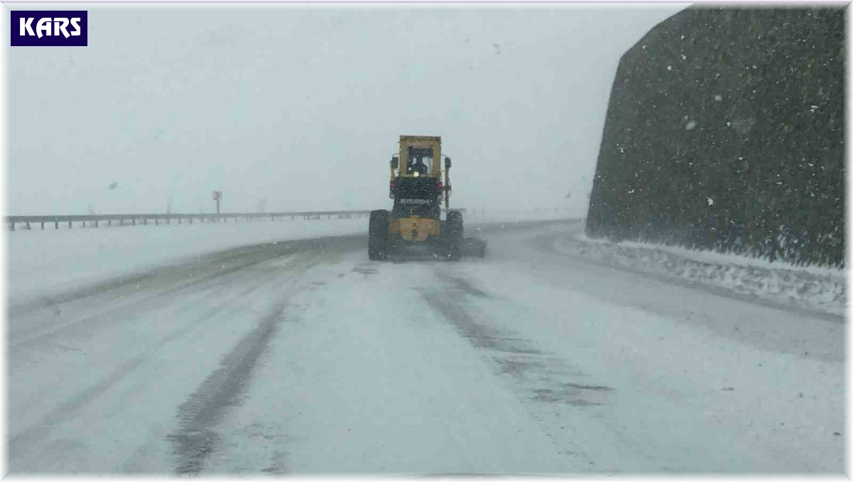 Kars-Ardahan kara yolu ulaşıma açıldı