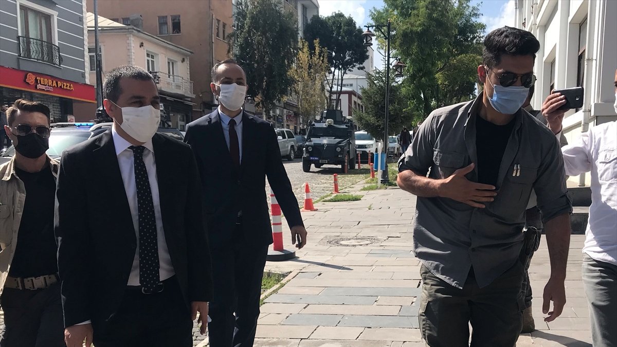 Kars Belediye Başkan Vekili olarak görevlendirilen Vali Türker Öksüz göreve başladı