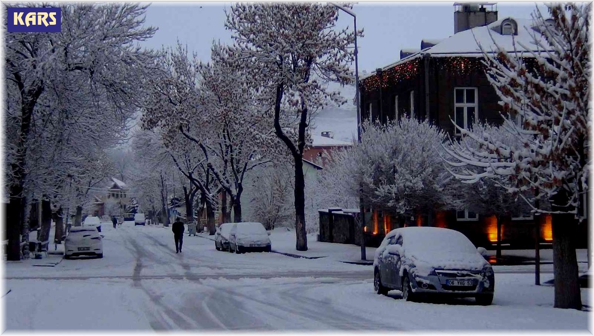 Kars beyaz gelinliğini giydi