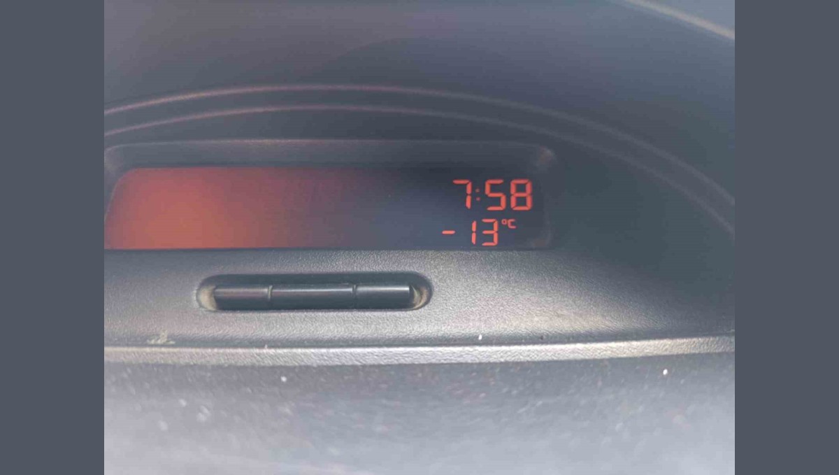 Kars buz kesti: Dondurucu soğuklar hayatı olumsuz etkiliyor