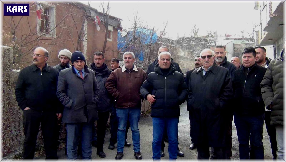 Kars CHP'de başkan ve yönetime partililerden tepki