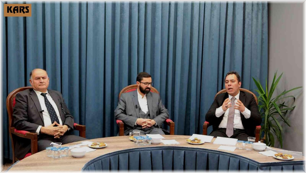 Kars Ehlibeyt Derneği'nden panel düzenlendi