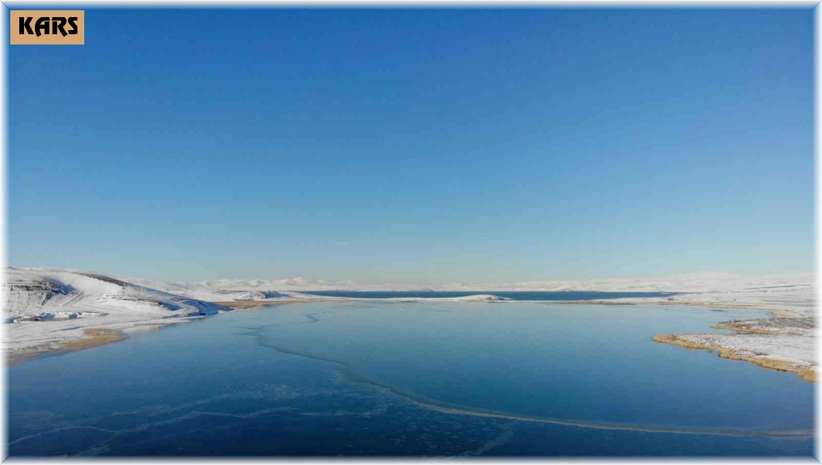 Kars eksi 20'yi gördü, Çıldır Gölü'nün yarısı dondu