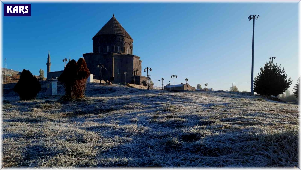 Kars eksi 9'u gördü, araçların camları dondu