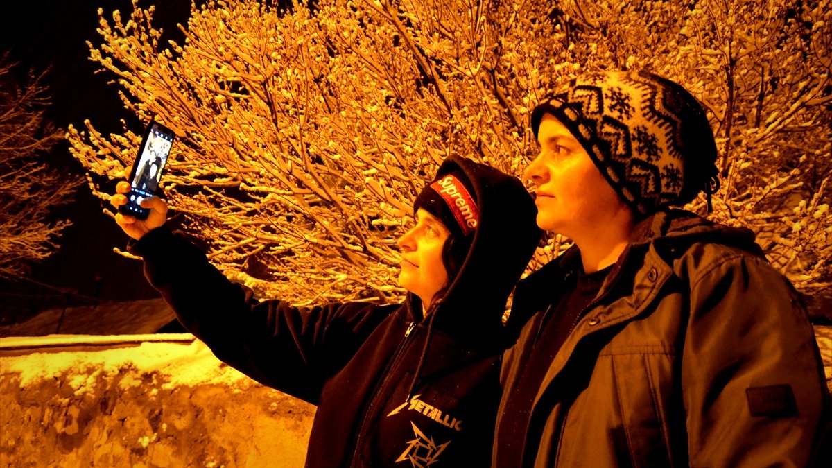 Kars, Erzincan ve Ardahan'da kar yağışı etkili oluyor