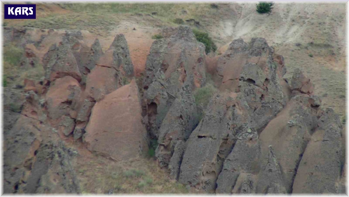 Kars'ın 'peri bacaları' görenleri hayran bırakıyor