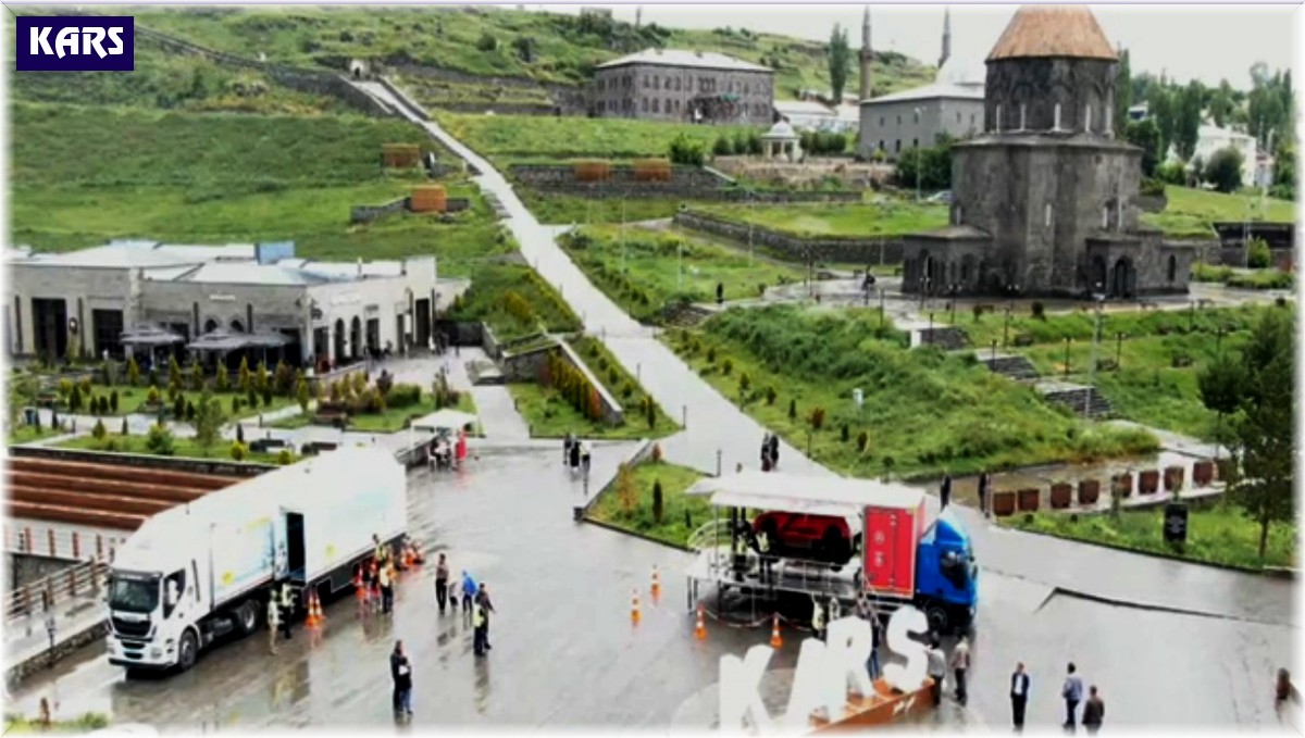 Kars Jandarmadan simülatörlü emniyet kemeri eğitimi