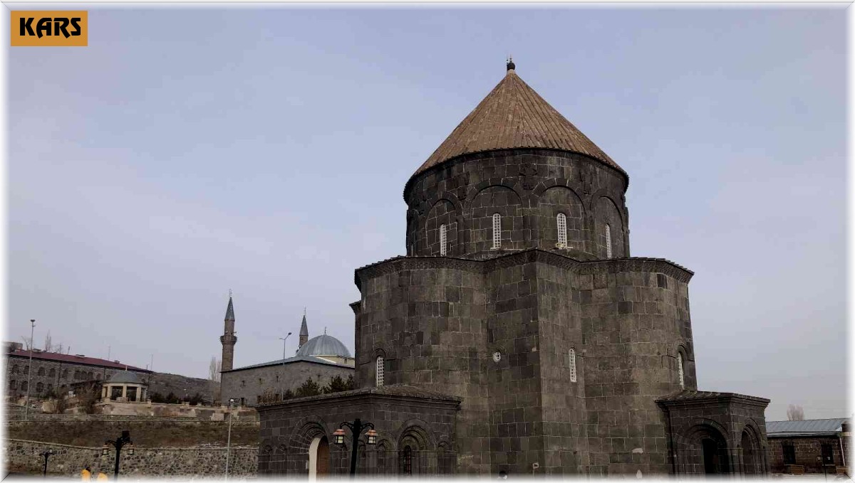 Kars Kalesi ve Kümbet Cami yoğun ilgi görüyor