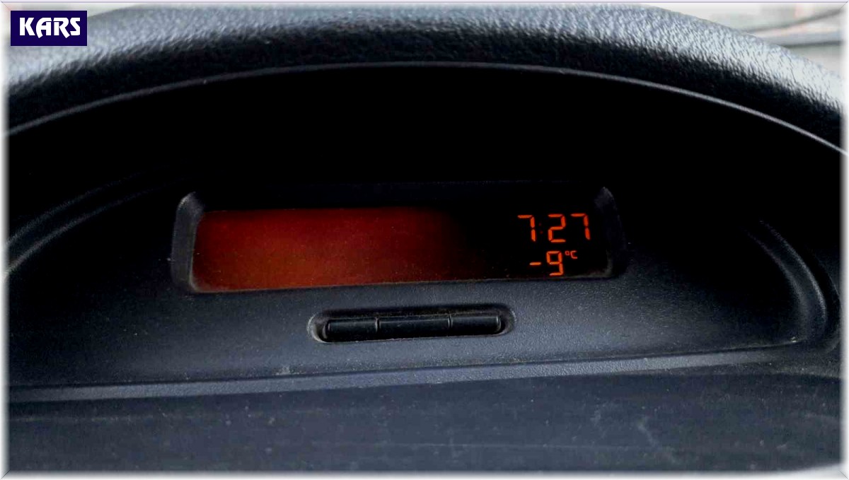 Kars kar yağmadan buz kesti