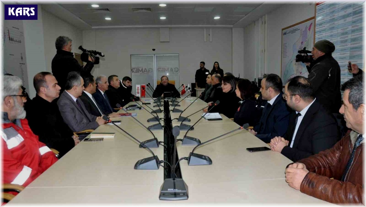 Kars'ta 1'inci yıl dönümünde deprem şehitleri anıldı