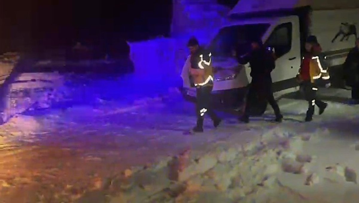 Kars'ta 1 yaşındaki bebek için ekipler seferber oldu