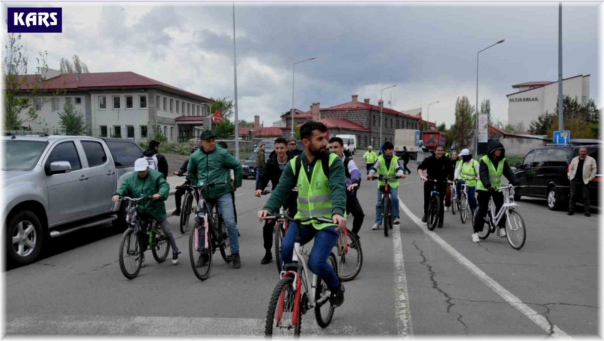 Kars'ta 11.Yeşilay Bisiklet Turu