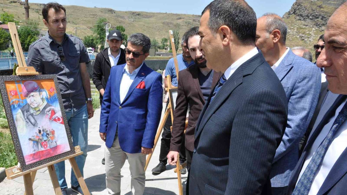 Kars'ta 15 Temmuz Fotoğraf Sergisi'nin açılışı yapıldı