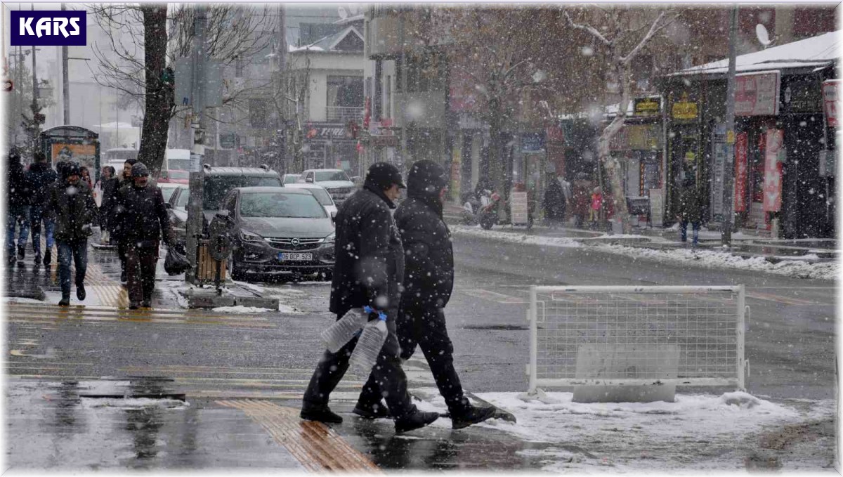Kars'ta 49 köy yolu ulaşıma kapandı