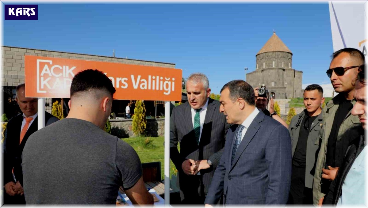 Kars'ta Açık Kapı standı açıldı
