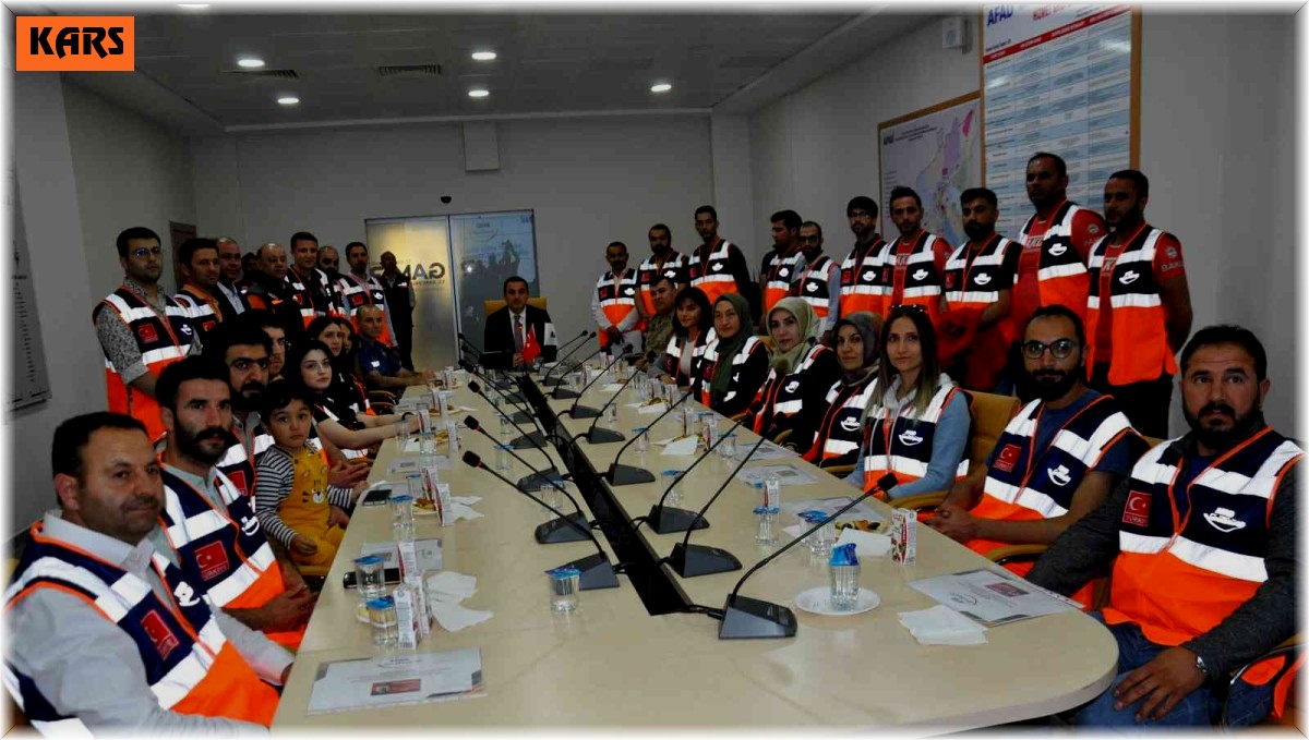 Kars'ta AFAD gönüllülerine sertifikaları verildi