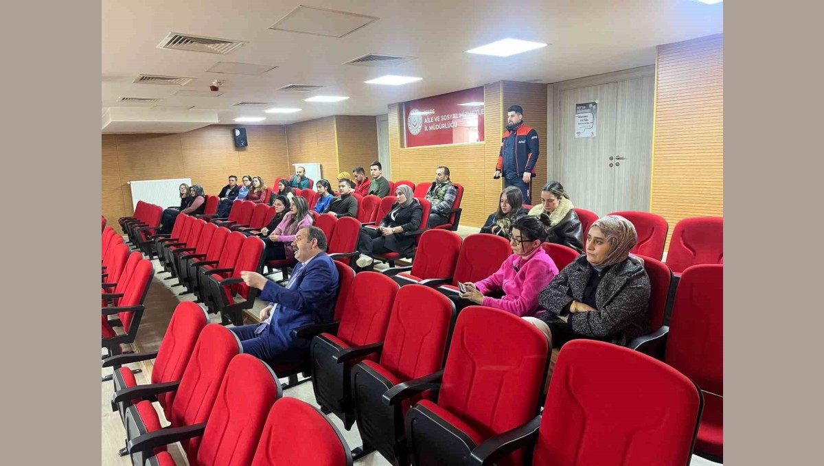 Kars'ta afet farkındalık eğitimi ve deprem anı tatbikatı gerçekleştirildi