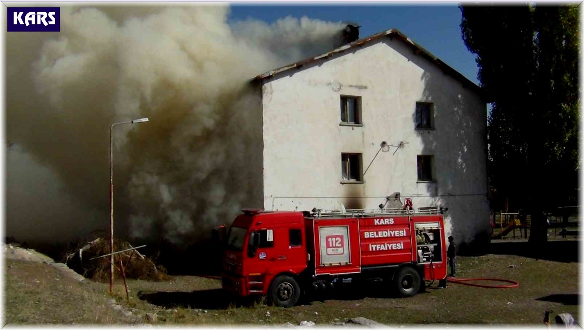 Kars'ta Afganların kaldığı lojman yandı