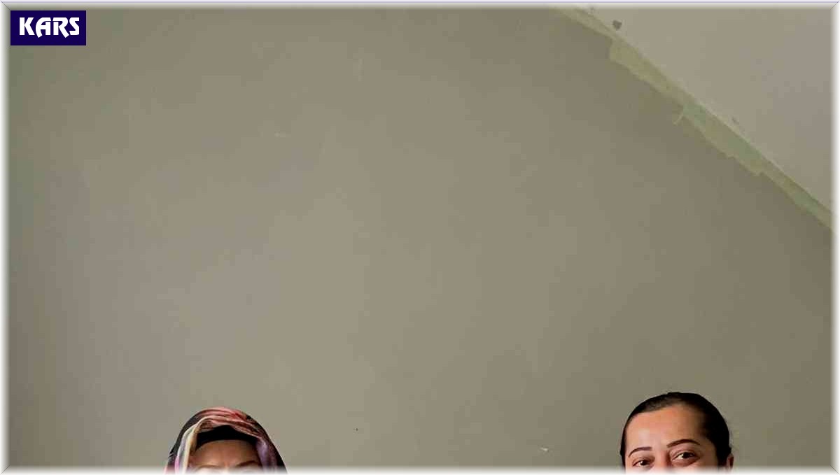 Kars'ta AK kadınlar ev ev dolaşıyor