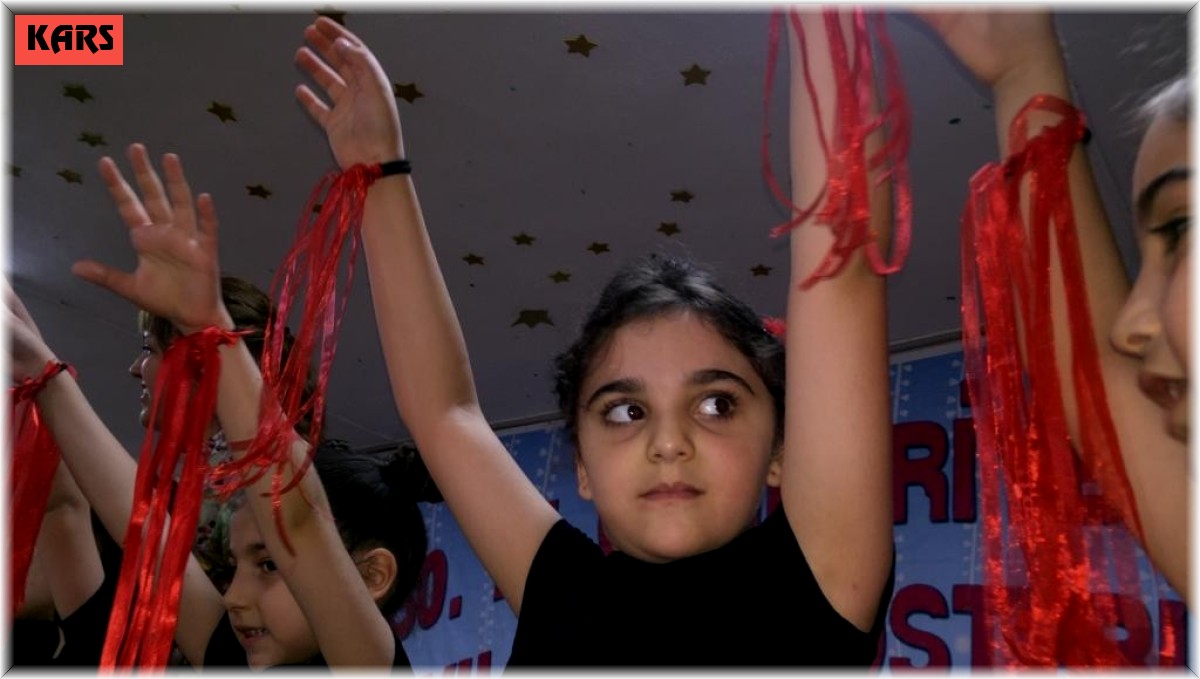 Kars'ta anaokulu öğrencilerinden gösteri