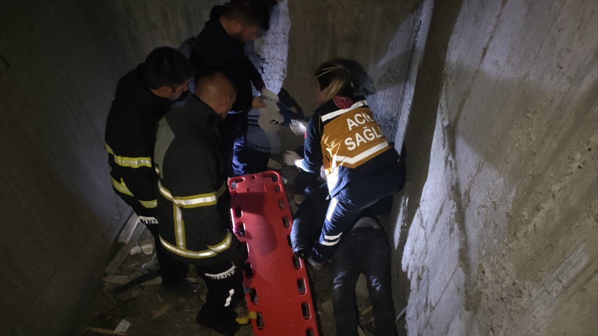 Kars'ta asansör boşluğuna düşen kişi ağır yaralandı