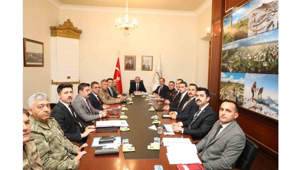 Kars'ta asayiş ve güvenlik toplantısı yapıldı.