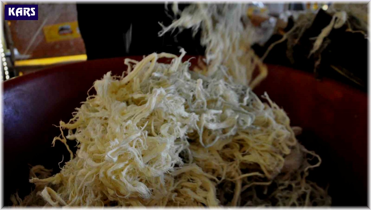 Kars'ta asırlık tuluk peyniri yoğun ilgi görüyor