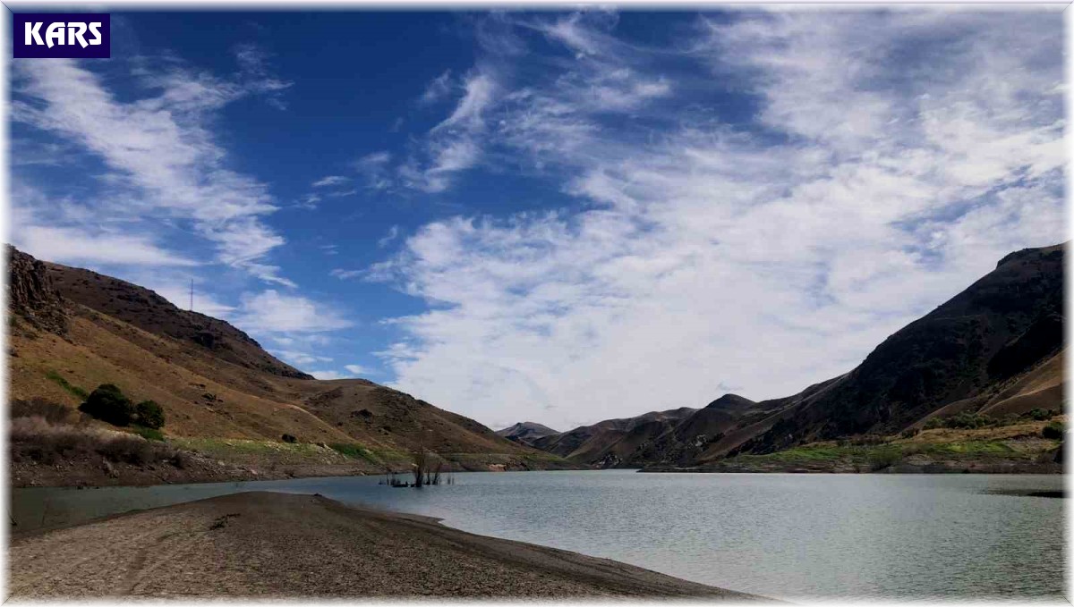 Kars'ta baraj suyu 20 metre çekildi