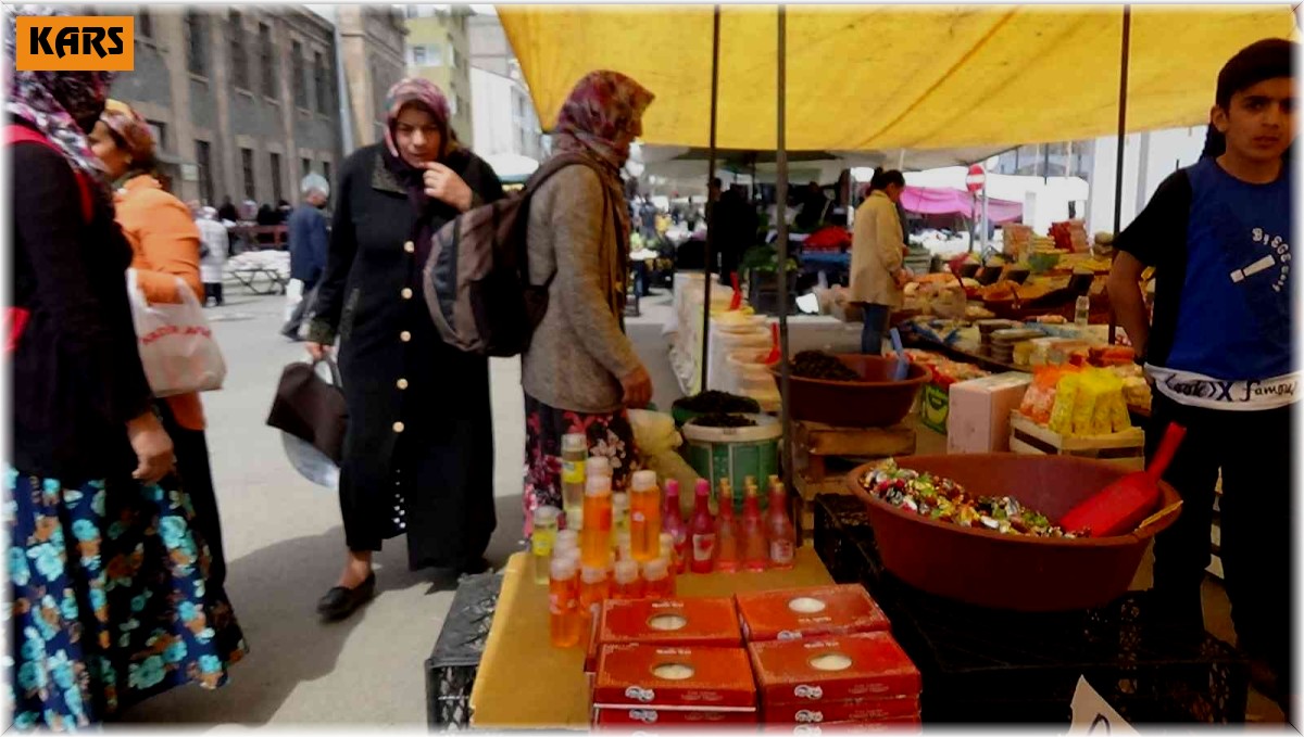 Kars'ta bayram hareketliliği yaşanıyor