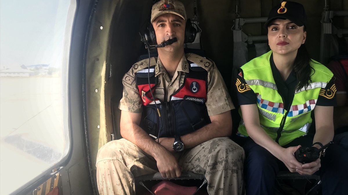 Kars'ta bayram tatili sonrası trafik helikopterle havadan denetlendi