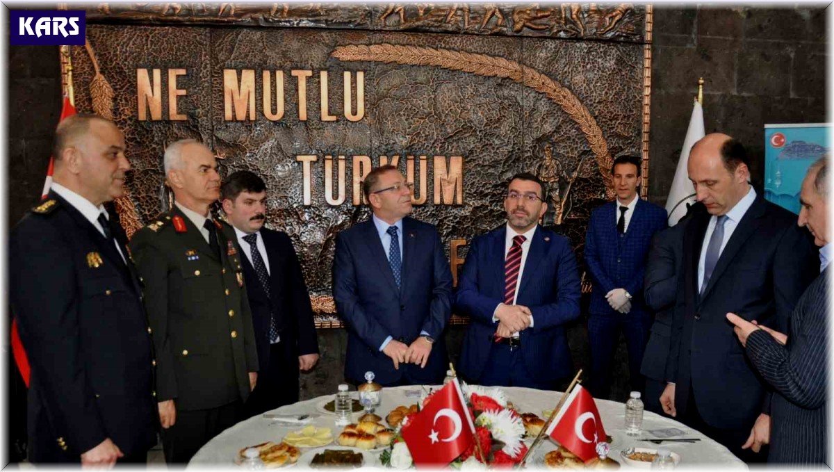 Kars'ta bayramlaşma töreni düzenlendi