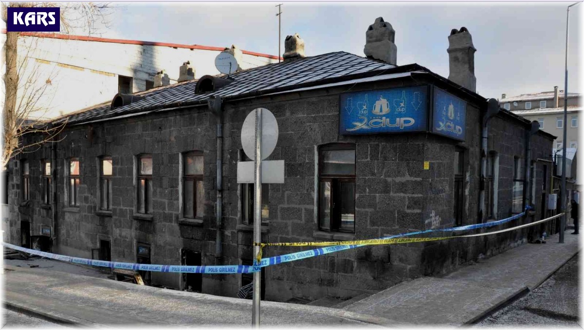 Kars'ta bir işyeri yandı