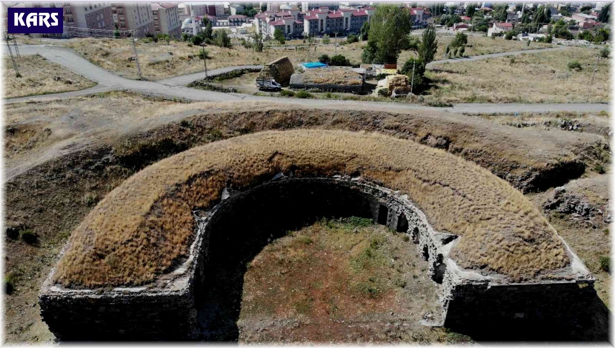 Kars'ta bir tarih gözler önünde yok oluyor